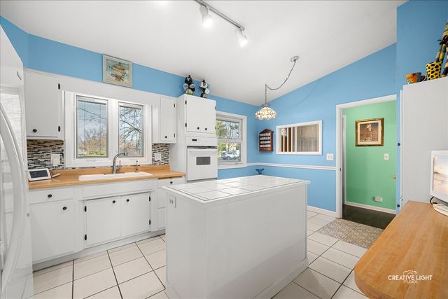 103 Rainbow Drive, Sleepy Hollow, IL 60118