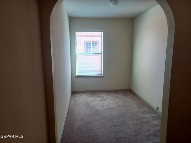 2300 HONEY DEW Drive, El Paso, TX 79938