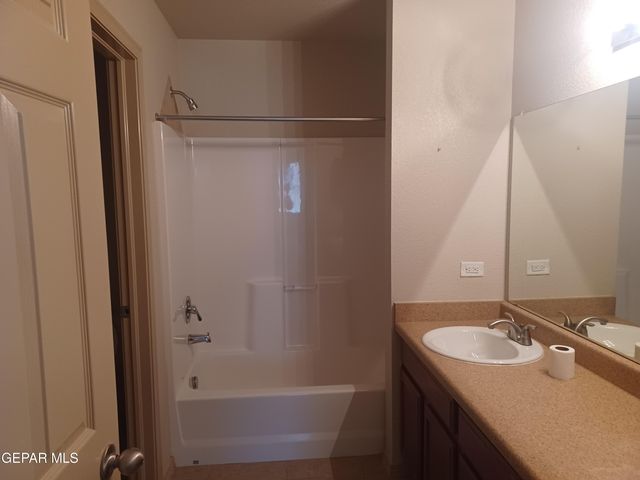 2300 HONEY DEW Drive, El Paso, TX 79938