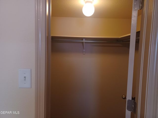 2300 HONEY DEW Drive, El Paso, TX 79938