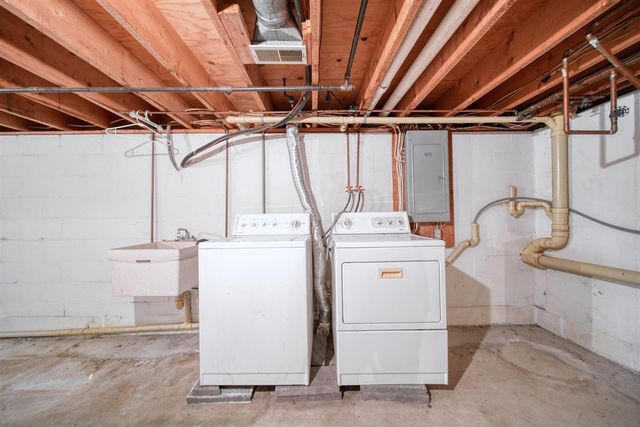 11495 W Carleton Road, Clayton, MI 49235