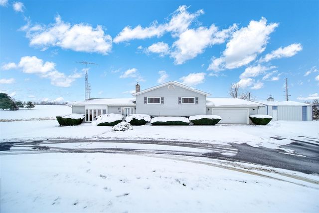 11495 W Carleton Road, Clayton, MI 49235