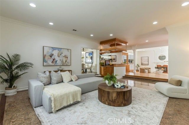4926 Crown Avenue, La Canada Flintridge, CA 91011
