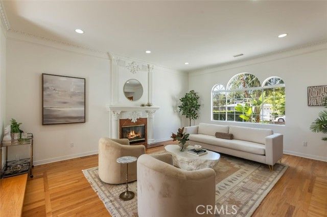 4926 Crown Avenue, La Canada Flintridge, CA 91011