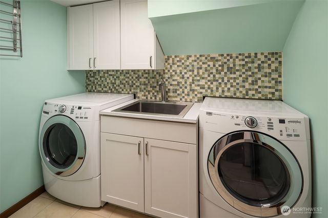 12210 NE 39th Street, Bellevue, WA 98005