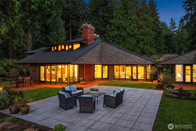 12210 NE 39th Street, Bellevue, WA 98005