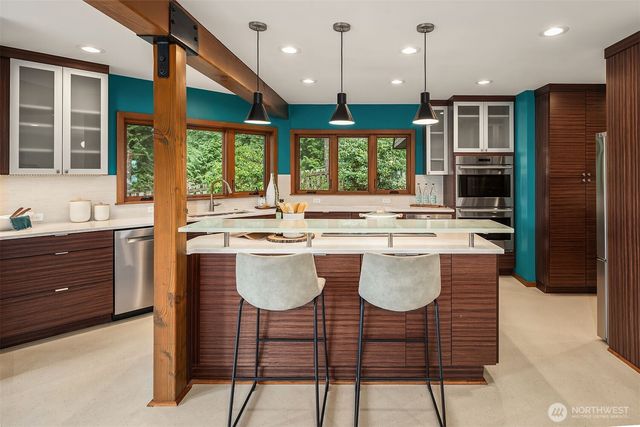 12210 NE 39th Street, Bellevue, WA 98005