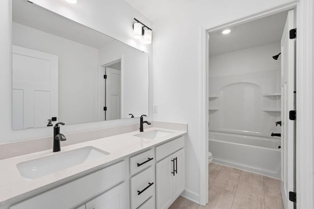 8677 183rd Street W, Lakeville, MN 55044