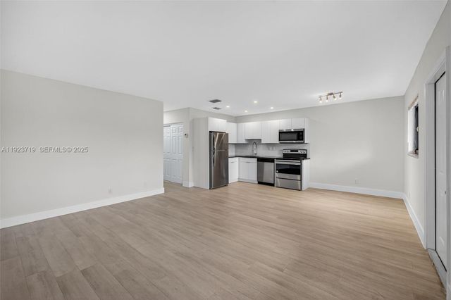 615 NE 26TH ST 8, Wilton Manors, FL 33305