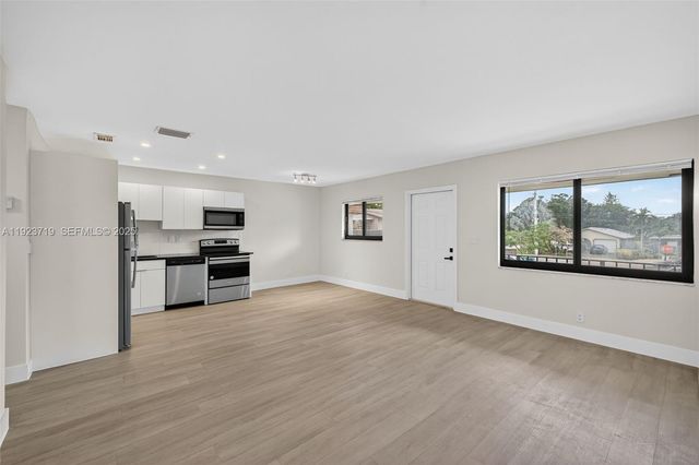 615 NE 26TH ST 8, Wilton Manors, FL 33305