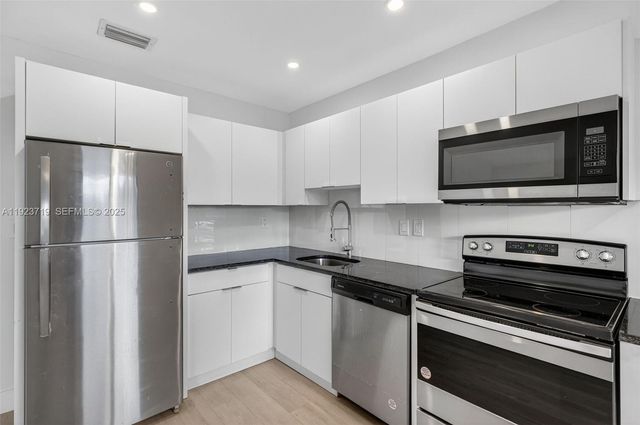 615 NE 26TH ST 8, Wilton Manors, FL 33305