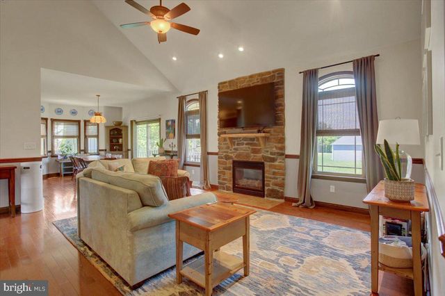 169 GRANNY SMITH LN, Fayetteville, PA 17222