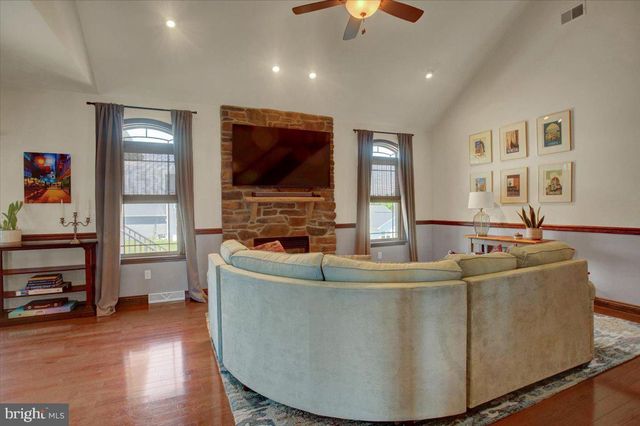 169 GRANNY SMITH LN, Fayetteville, PA 17222