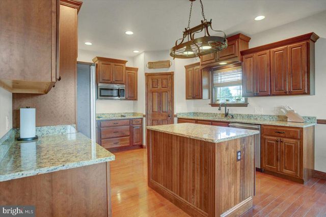 169 GRANNY SMITH LN, Fayetteville, PA 17222