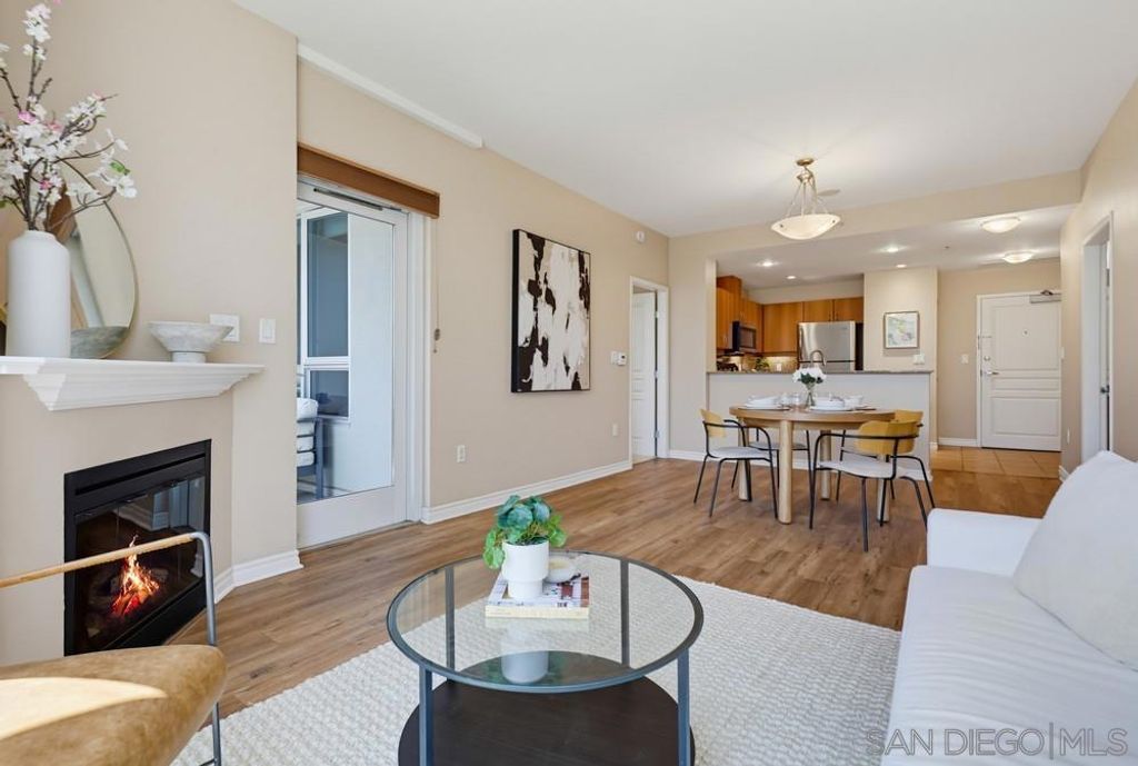 Image 10 of property listing at 300 W Beech St 1101, San Diego, CA 92101