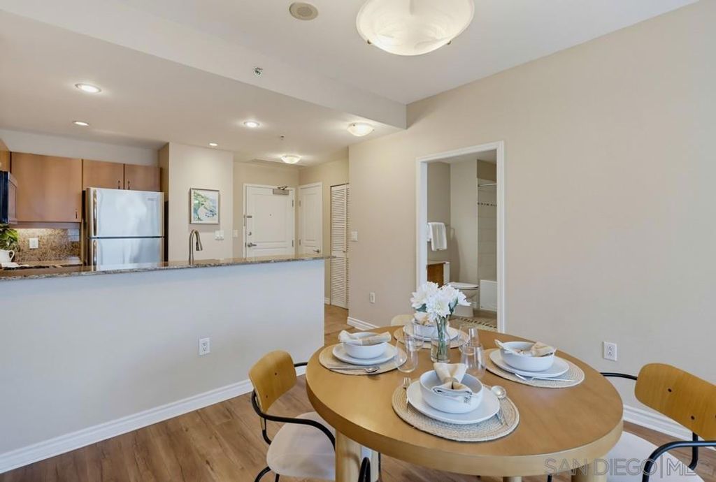 Image 11 of property listing at 300 W Beech St 1101, San Diego, CA 92101