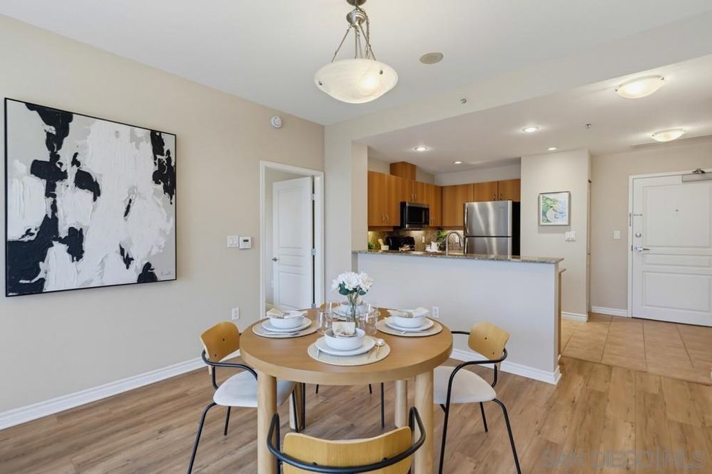 Image 14 of property listing at 300 W Beech St 1101, San Diego, CA 92101