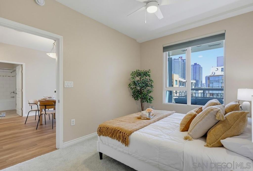 Image 21 of property listing at 300 W Beech St 1101, San Diego, CA 92101