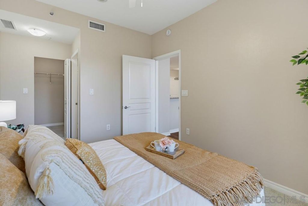 Image 22 of property listing at 300 W Beech St 1101, San Diego, CA 92101
