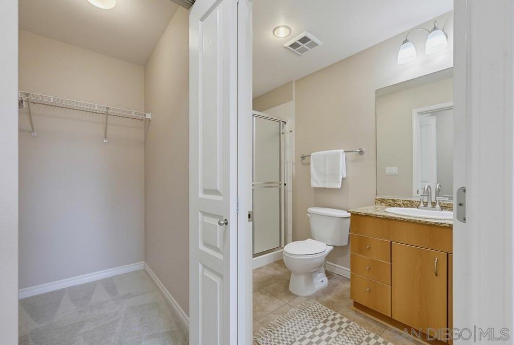 Image 25 of property listing at 300 W Beech St 1101, San Diego, CA 92101