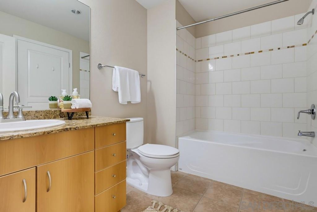 Image 30 of property listing at 300 W Beech St 1101, San Diego, CA 92101