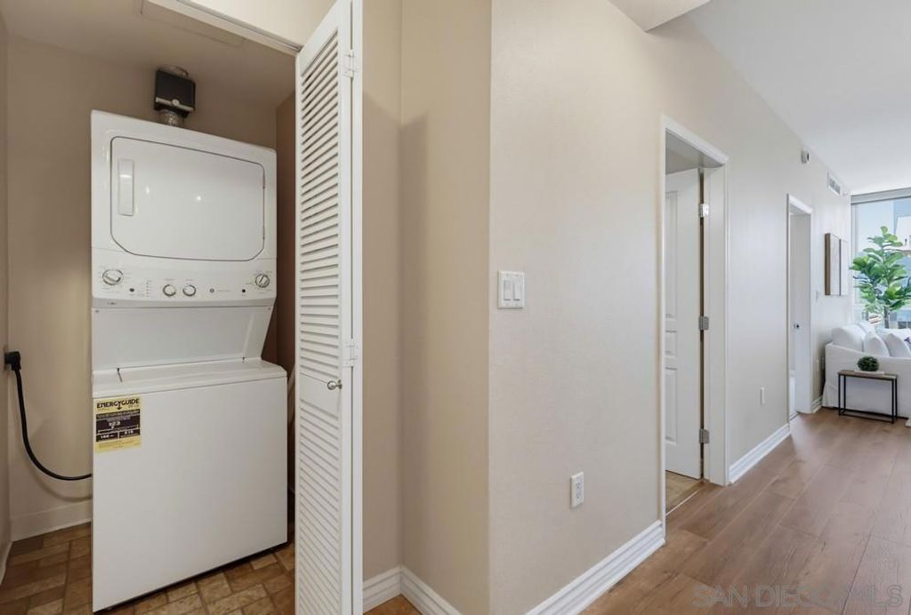 Image 31 of property listing at 300 W Beech St 1101, San Diego, CA 92101