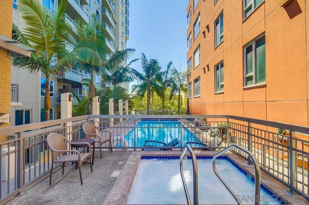 Image 36 of property listing at 300 W Beech St 1101, San Diego, CA 92101
