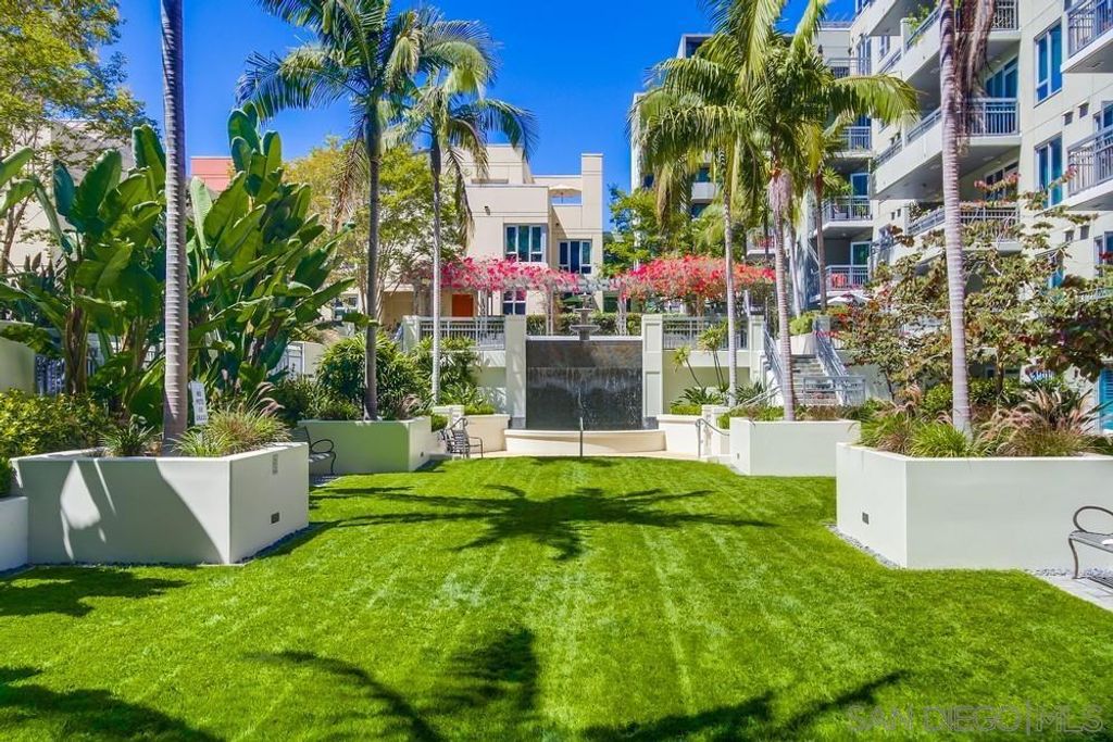 Image 42 of property listing at 300 W Beech St 1101, San Diego, CA 92101