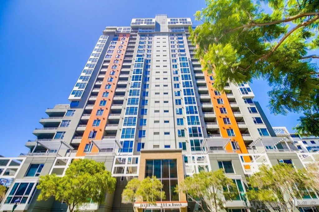 Image 45 of property listing at 300 W Beech St 1101, San Diego, CA 92101