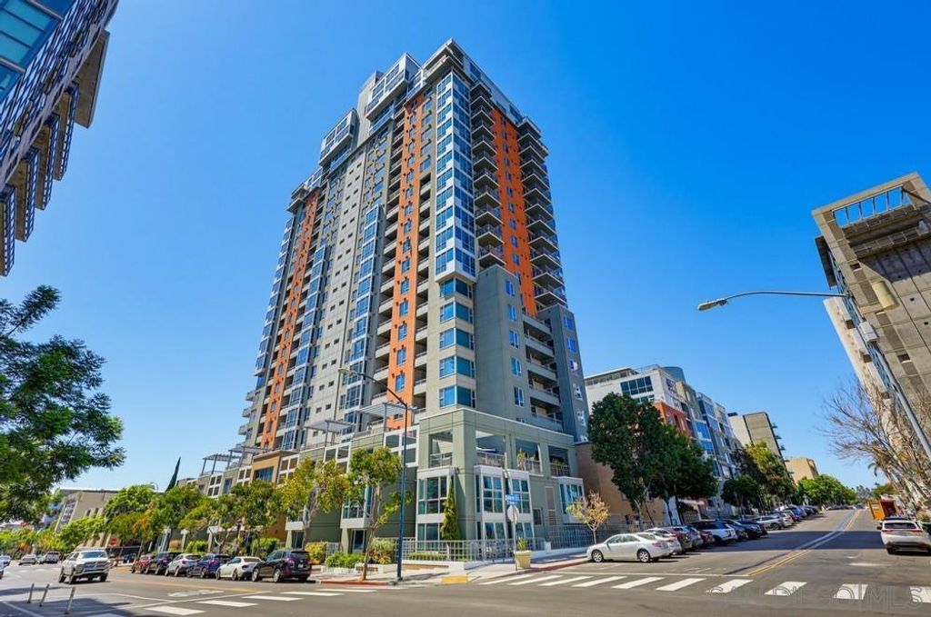 Image 46 of property listing at 300 W Beech St 1101, San Diego, CA 92101