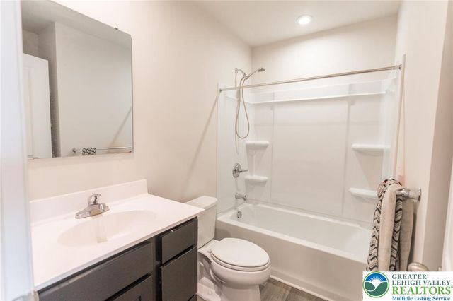 2126 Cross Country Road, Northampton Boro, PA 18067