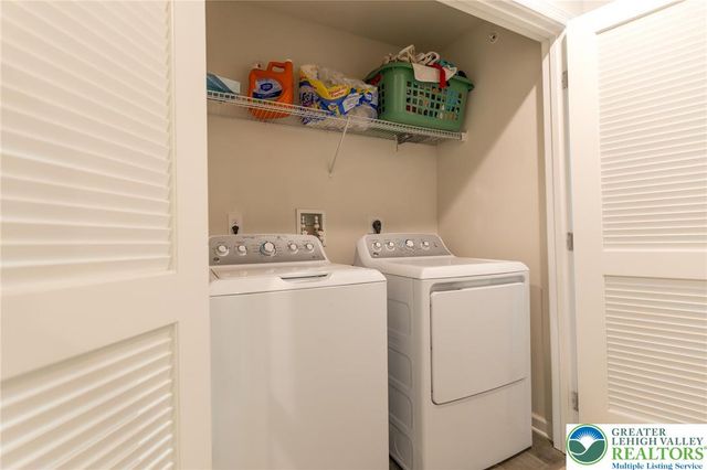 2126 Cross Country Road, Northampton Boro, PA 18067