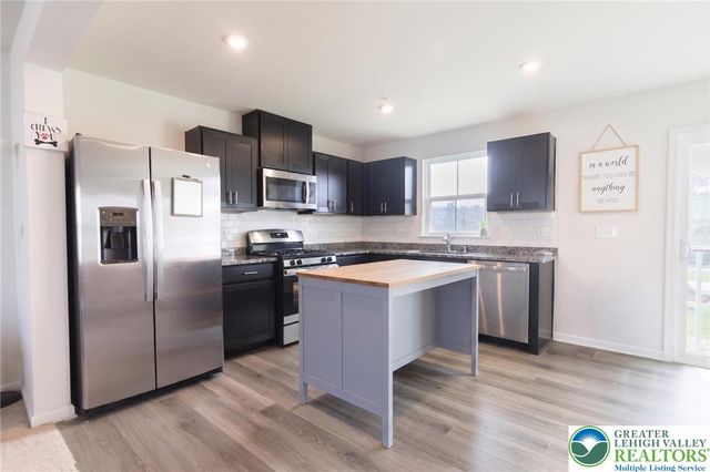 2126 Cross Country Road, Northampton Boro, PA 18067