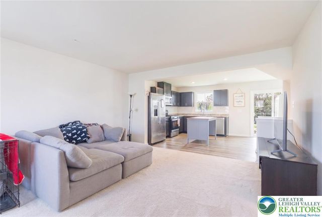 2126 Cross Country Road, Northampton Boro, PA 18067
