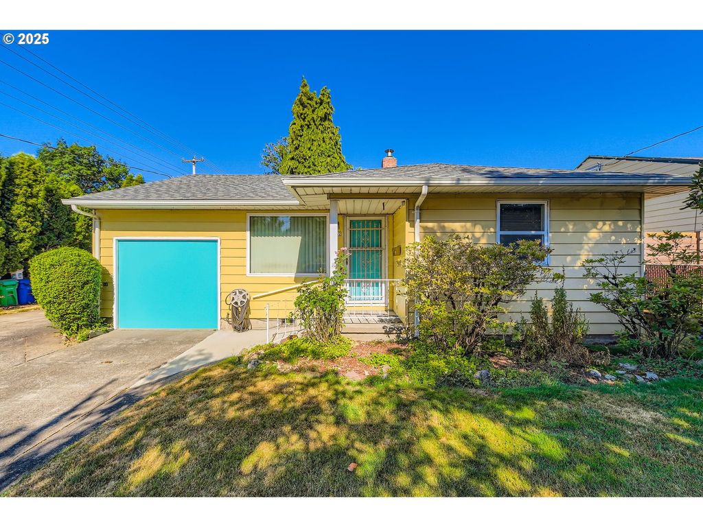 9832 N VAN HOUTEN Ave, Portland, OR 97203