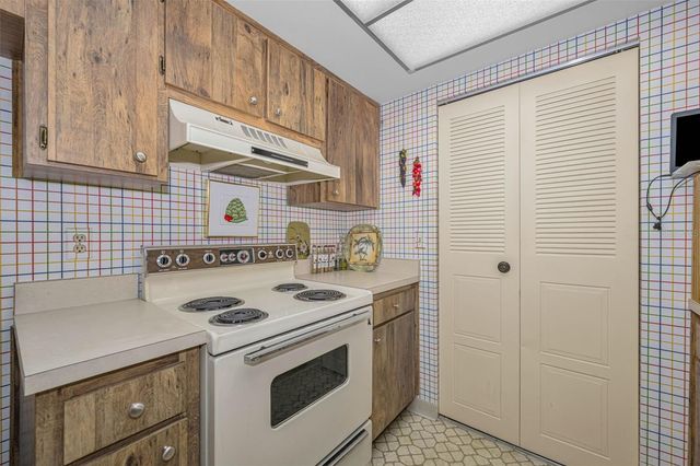 2400 WINDING CREEK BOULEVARD 17-103, Clearwater, FL 33761