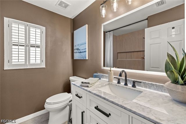 329 NE 27th ST, Cape Coral, FL 33909