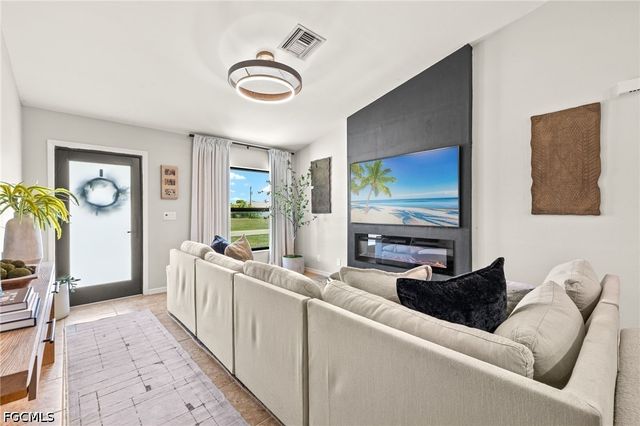 329 NE 27th ST, Cape Coral, FL 33909