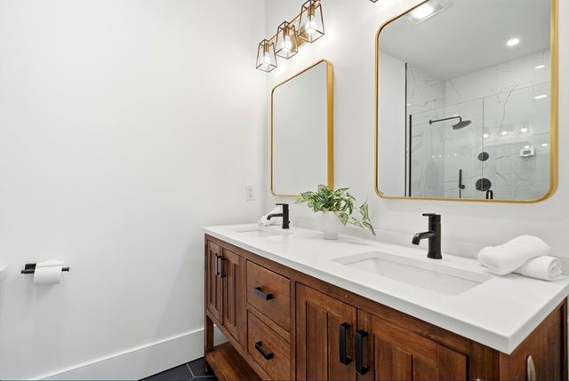 7 Sharon Ave 7, Newton, MA 02466