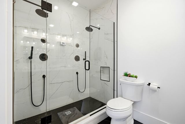 7 Sharon Ave 7, Newton, MA 02466