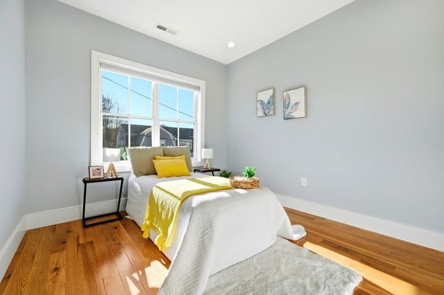 7 Sharon Ave 7, Newton, MA 02466