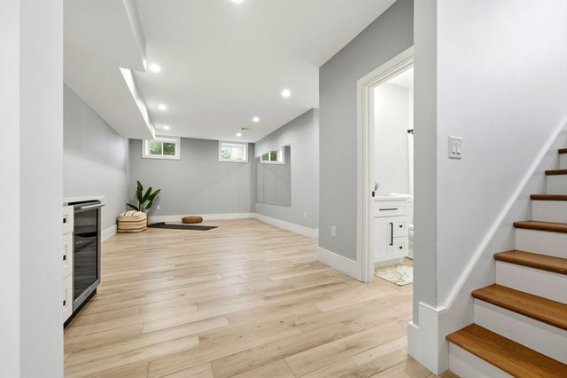 7 Sharon Ave 7, Newton, MA 02466