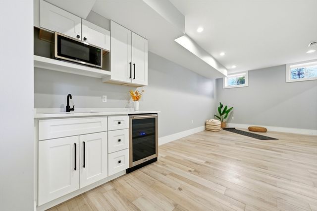 7 Sharon Ave 7, Newton, MA 02466