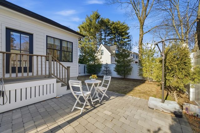 7 Sharon Ave 7, Newton, MA 02466