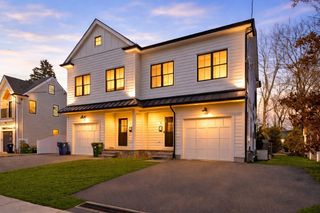 7 Sharon Ave 7, Newton, MA 02466