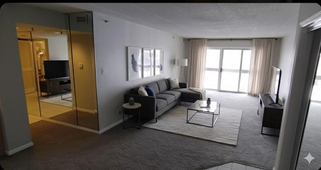 18600 Village West Drive 303, Hazel Crest, IL 60429