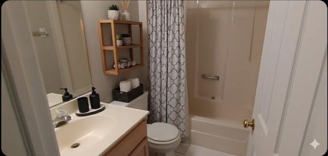 18600 Village West Drive 303, Hazel Crest, IL 60429