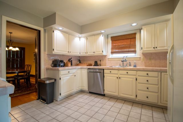 137 W 34TH Street, Erie, PA 16508