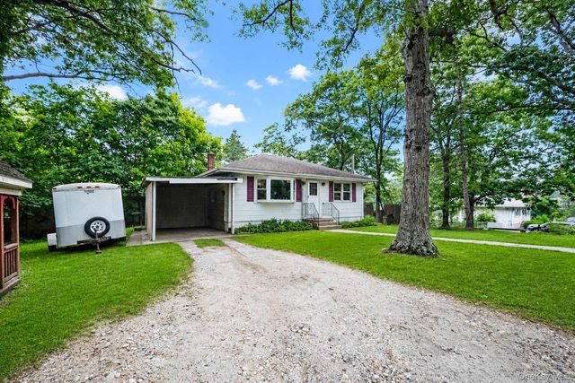 45 Dawn Road, Rocky Point, NY 11778