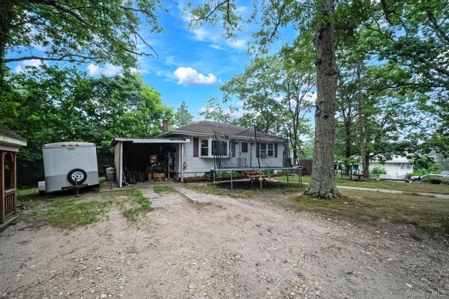 45 Dawn Road, Rocky Point, NY 11778